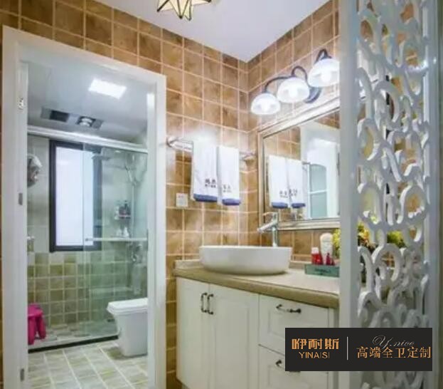 現(xiàn)在大多數(shù)衛(wèi)浴間設(shè)計(jì)是干濕分離式，將面盆獨(dú)立出來(lái)，且設(shè)置遠(yuǎn)離門口的地方，打造相對(duì)干燥的空間